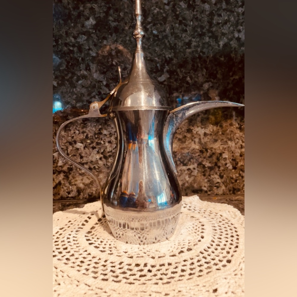Middle Eastern Arabian
Brass Dallah Coffee Pot Arabic Islamic Silver Plate
